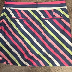 Adorable vineyard vine golf skort. Size 8